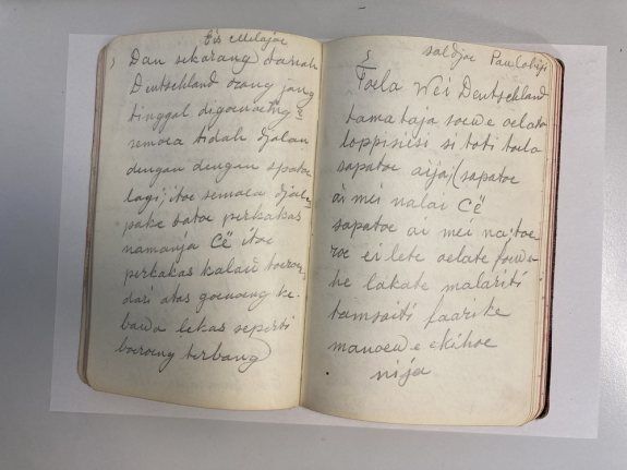 Article Image: These diary entries attest to the presence of an “Indigenous informant” in Germany over 100 years ago. Photo: Clarissa Bluhm.